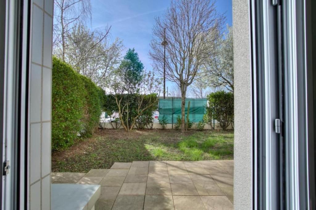 Viry-Châtillon Studio Spacieux Avec Terrasse Et Parking מראה חיצוני תמונה