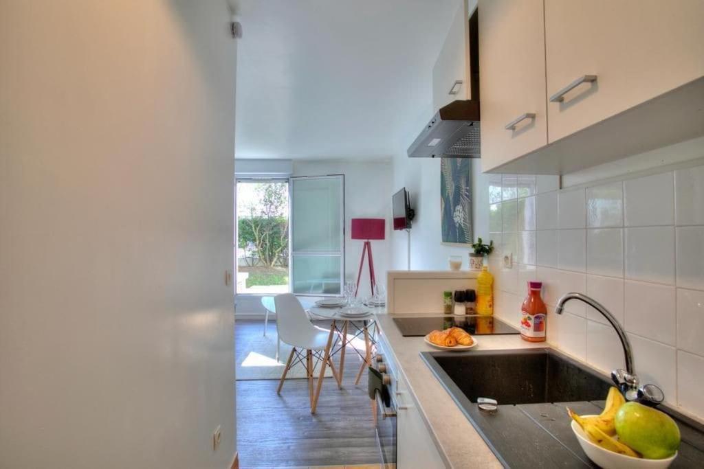 Viry-Châtillon Studio Spacieux Avec Terrasse Et Parking מראה חיצוני תמונה