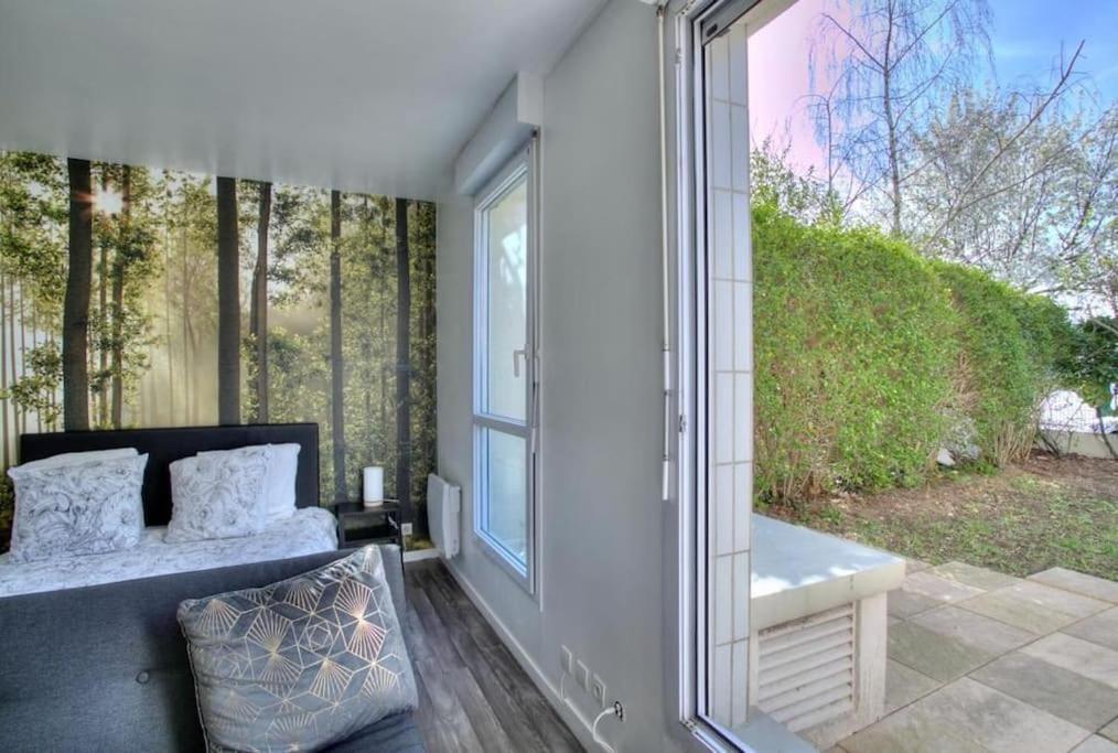 Viry-Châtillon Studio Spacieux Avec Terrasse Et Parking מראה חיצוני תמונה