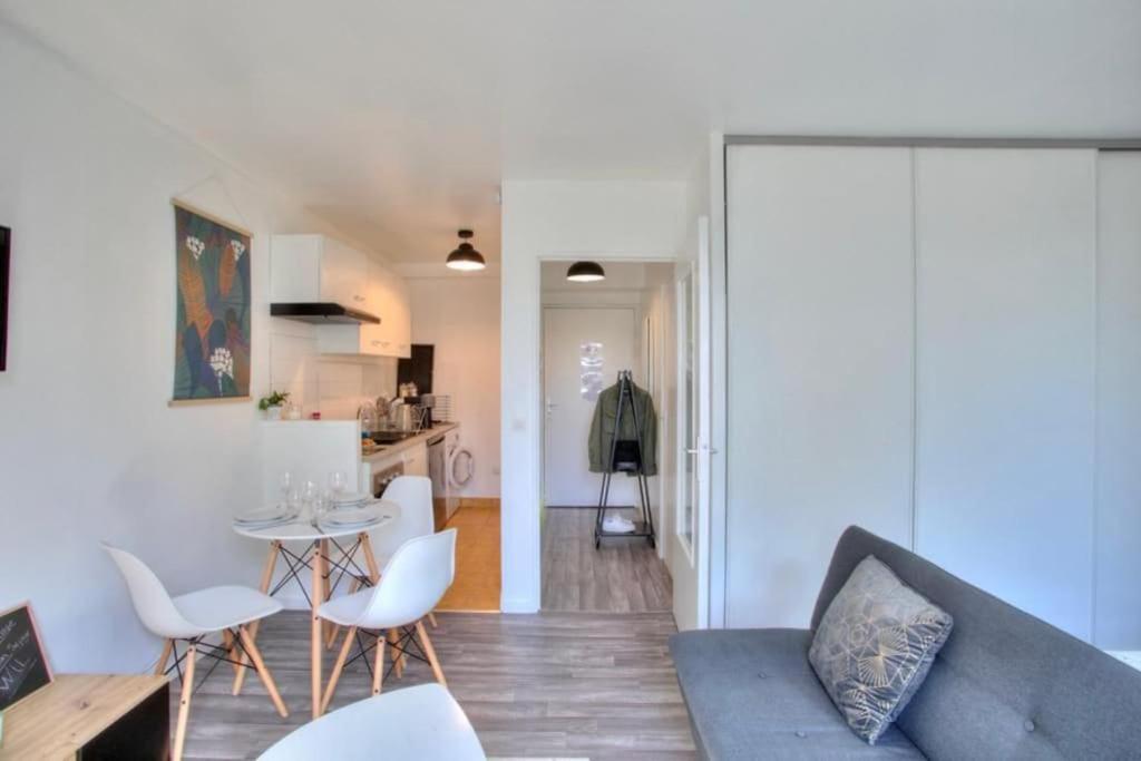 Viry-Châtillon Studio Spacieux Avec Terrasse Et Parking מראה חיצוני תמונה