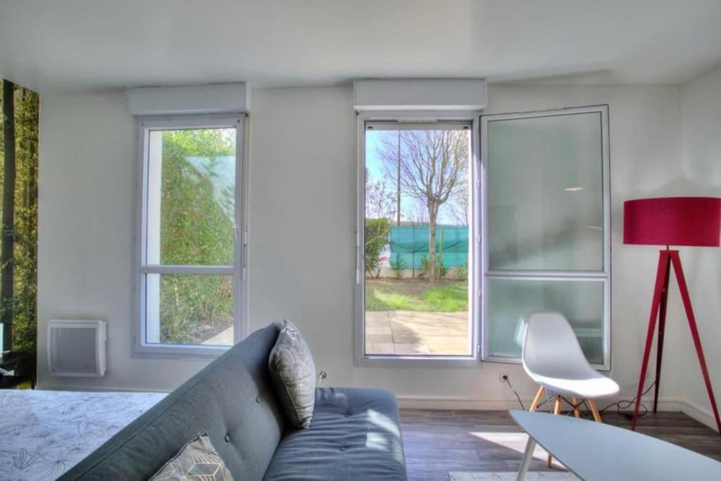 Viry-Châtillon Studio Spacieux Avec Terrasse Et Parking מראה חיצוני תמונה