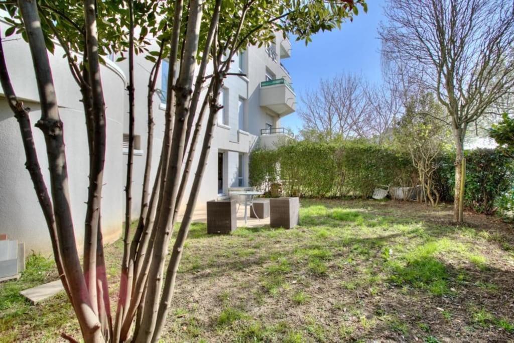 Viry-Châtillon Studio Spacieux Avec Terrasse Et Parking מראה חיצוני תמונה